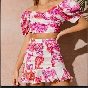 SHEIN XS NWOT Pink and White Paisley Crop Top OFF SHOULDER